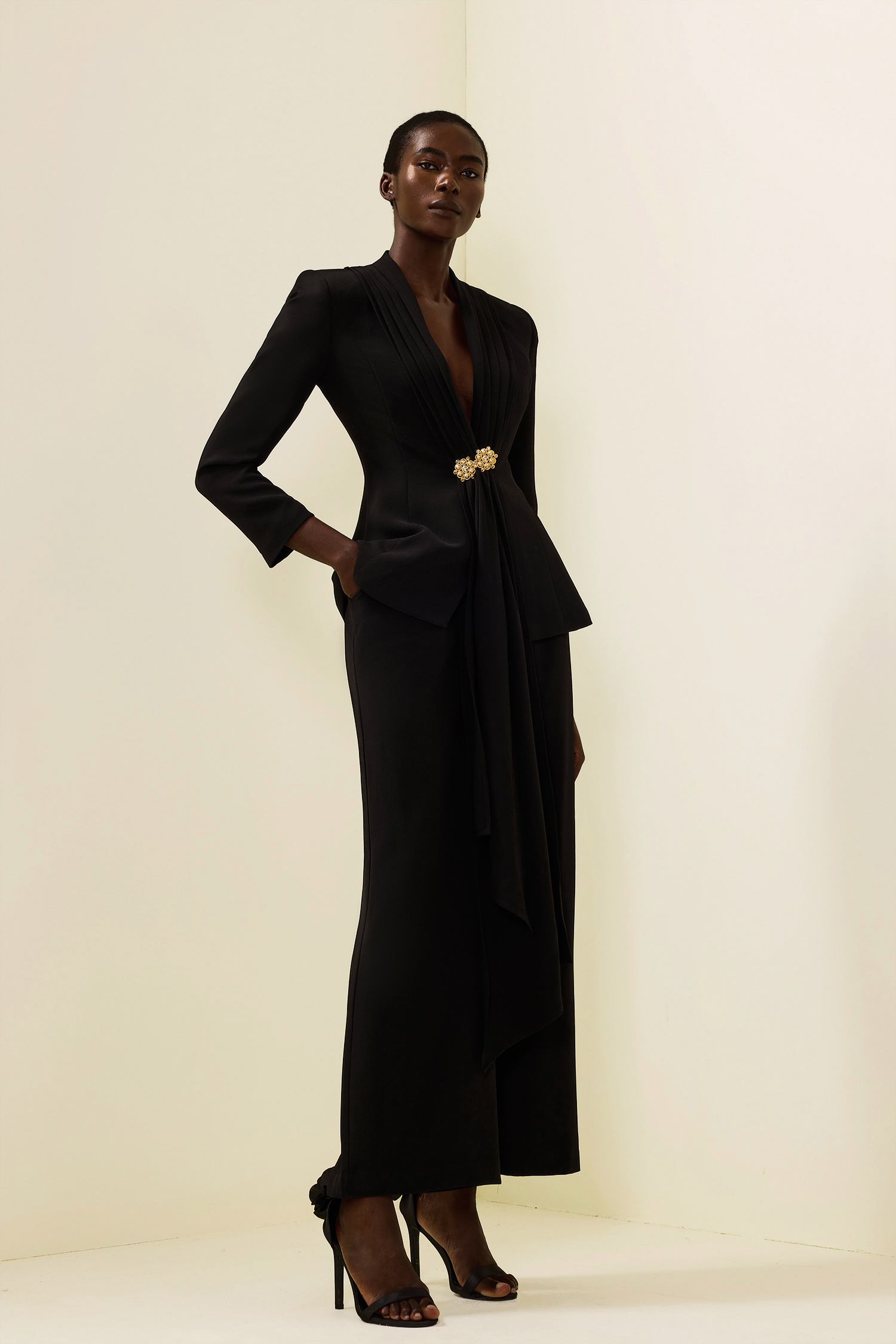 Solid Ruched Bottom Blazer & Mid Waist Solid Pants Set Solid Ruched Bottom Blazer & Mid Waist Solid Pants Set