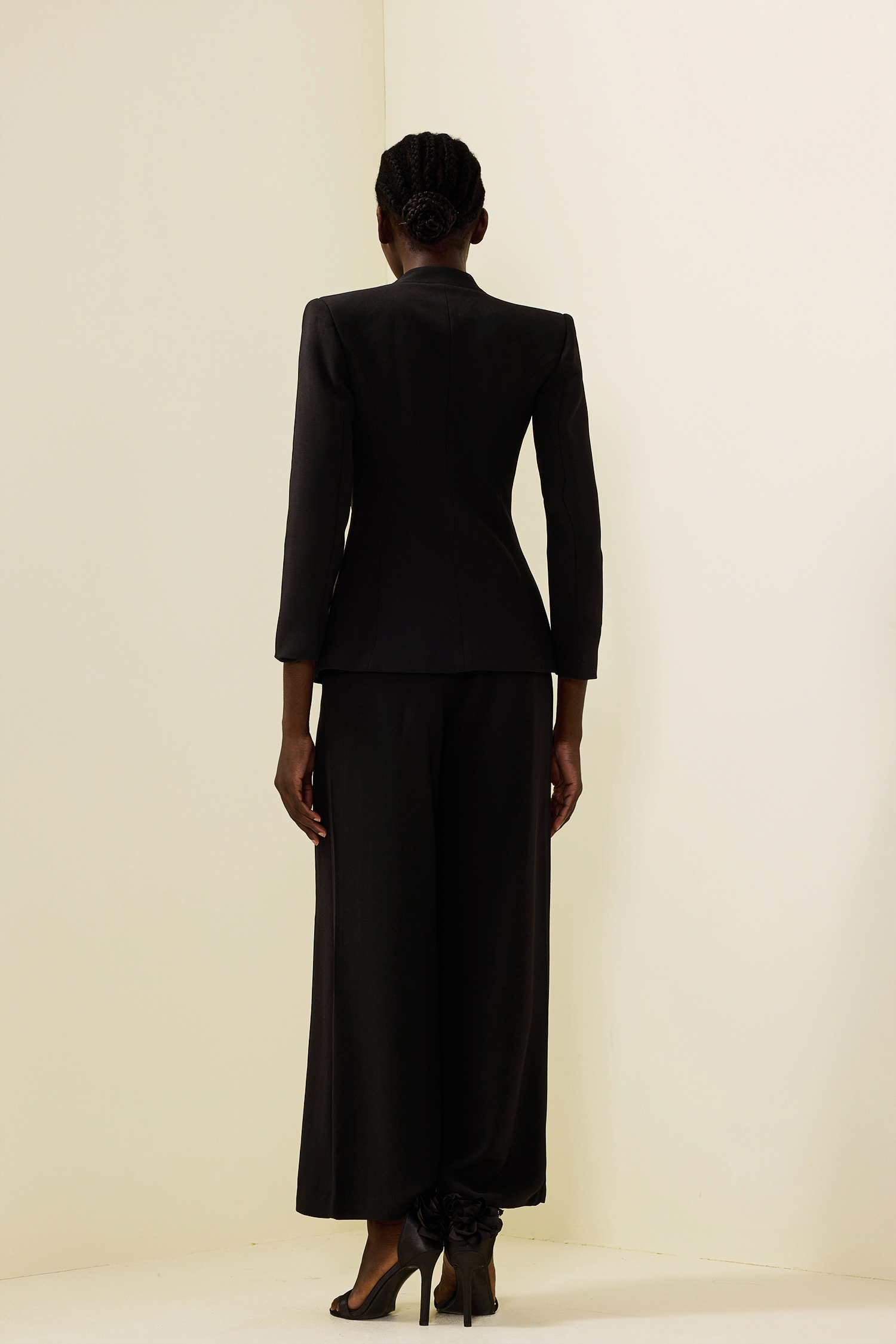 Solid Ruched Bottom Blazer & Mid Waist Solid Pants Set Solid Ruched Bottom Blazer & Mid Waist Solid Pants Set