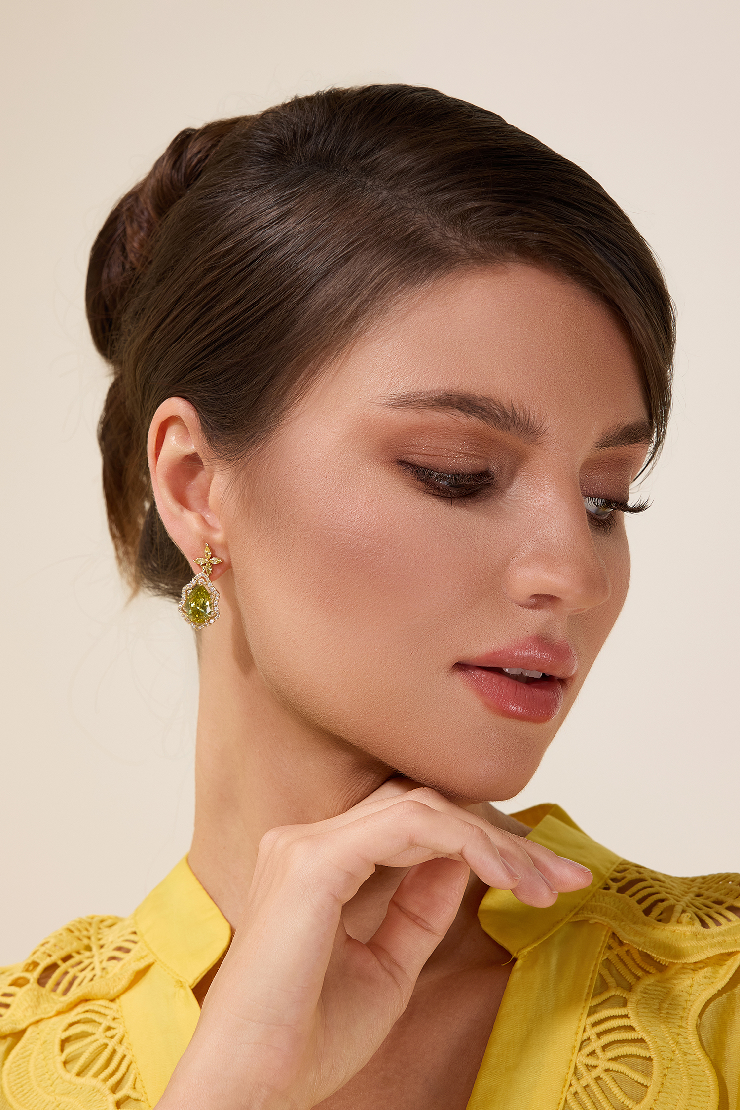Faux Diamond Floral Irregular Shape Earrings Faux Diamond Floral Irregular Shape Earrings