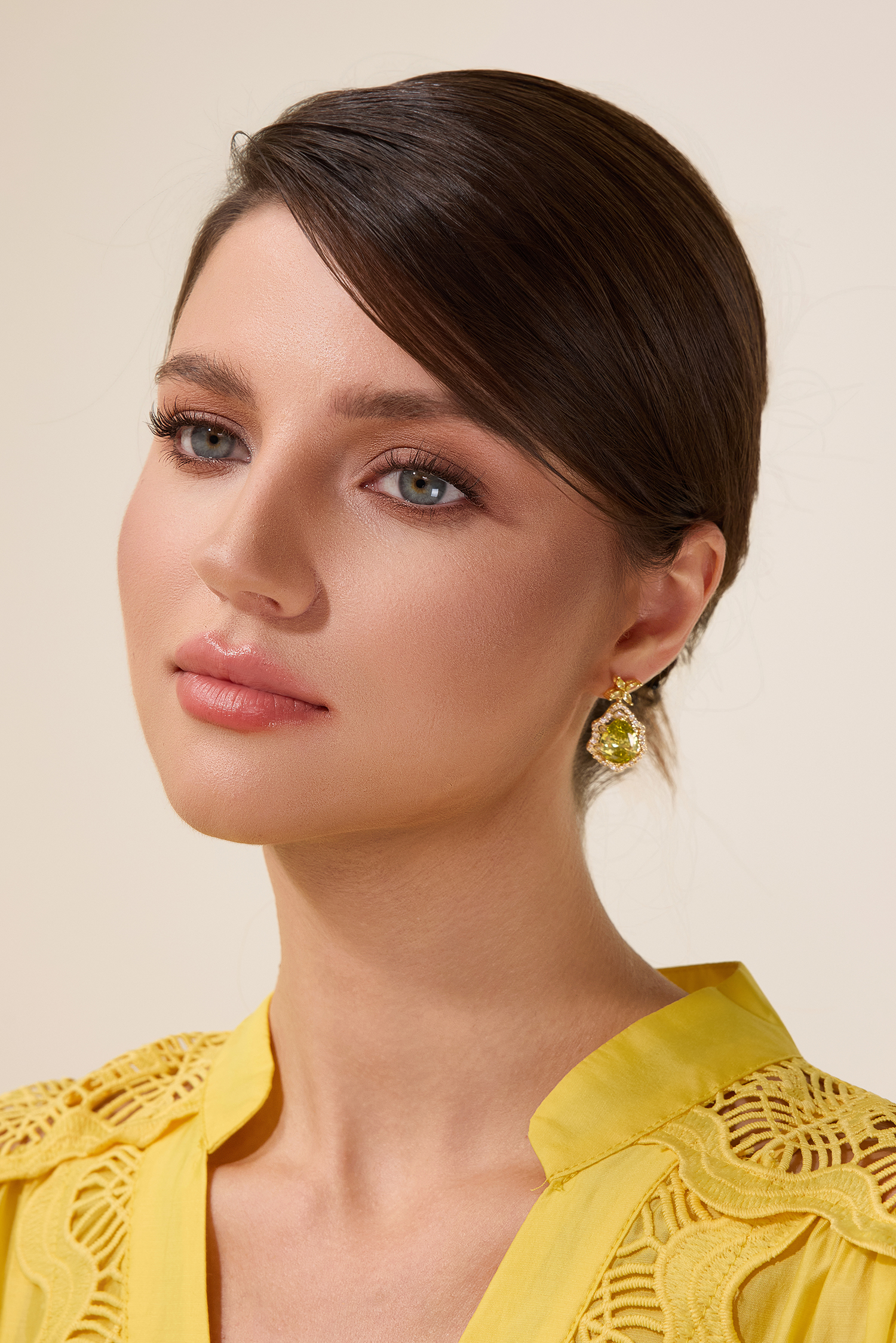 Faux Diamond Floral Irregular Shape Earrings Faux Diamond Floral Irregular Shape Earrings