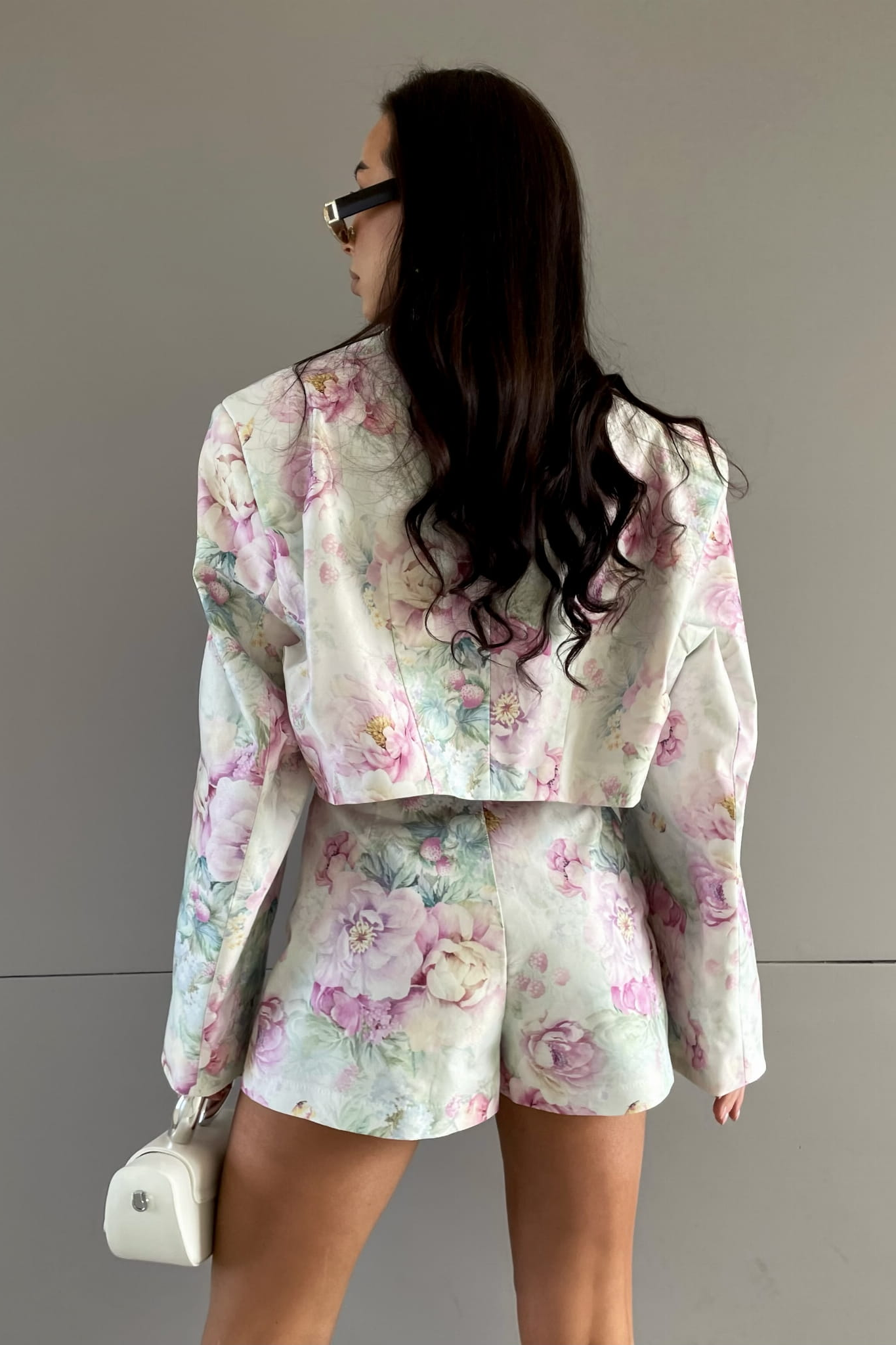 Floral Long Sleeve Blazer & Mid Waist Floral Pants Set Floral Long Sleeve Blazer & Mid Waist Floral Pants Set