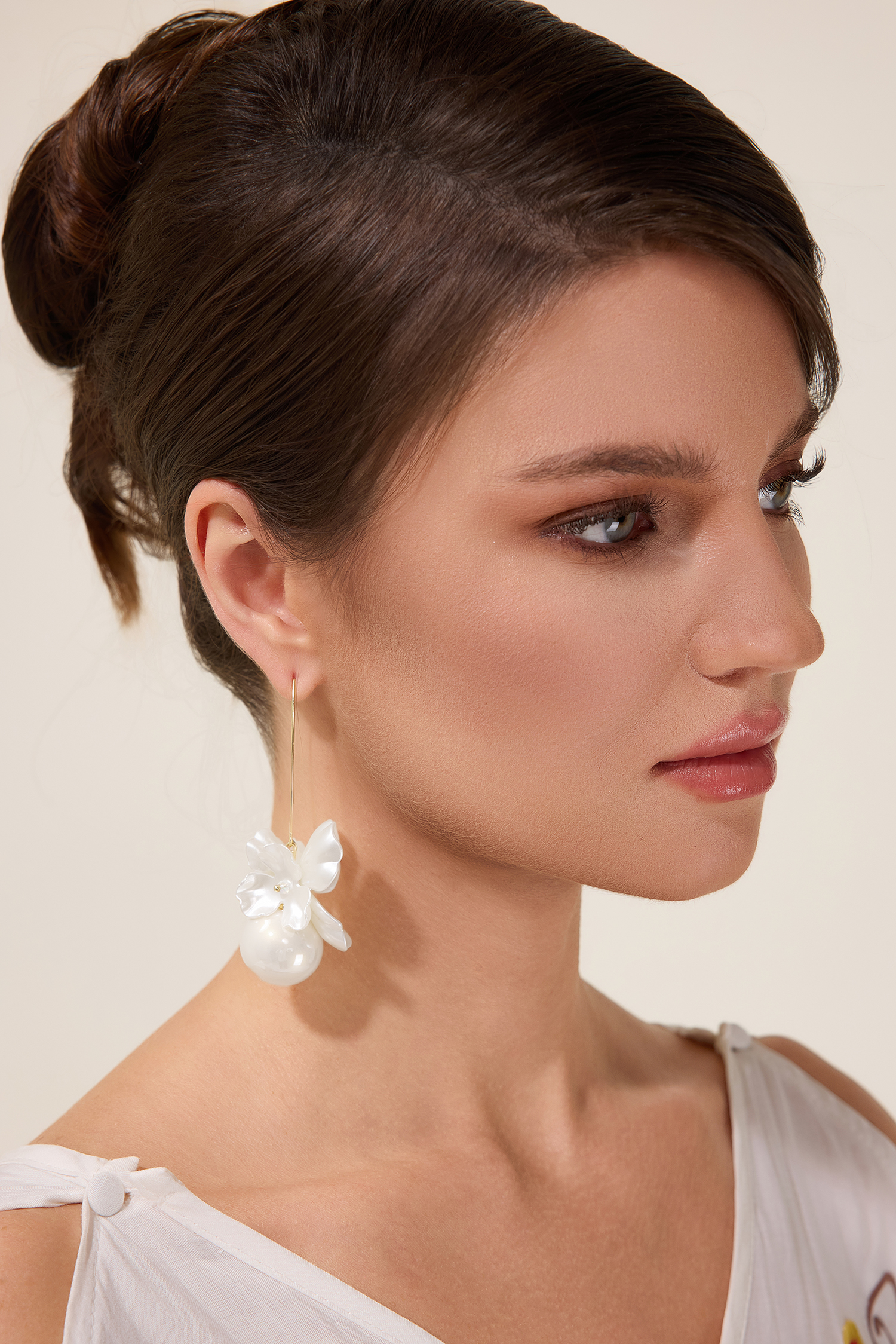 Faux Pearl Floral Shape Dangle Earrings Faux Pearl Floral Shape Dangle Earrings