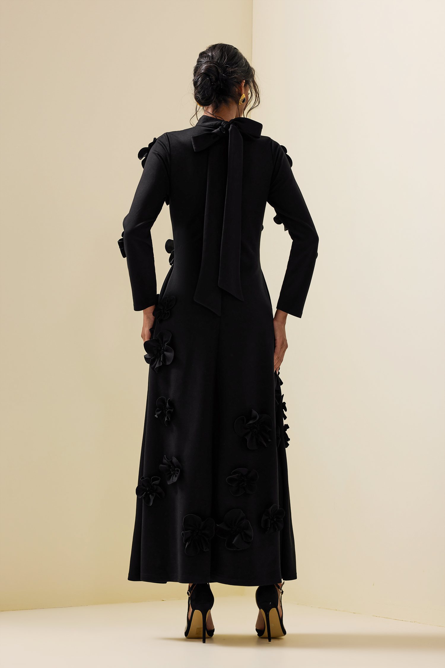 3D Flower Stand Collar Long Sleeve Midi Dress 3D Flower Stand Collar Long Sleeve Midi Dress