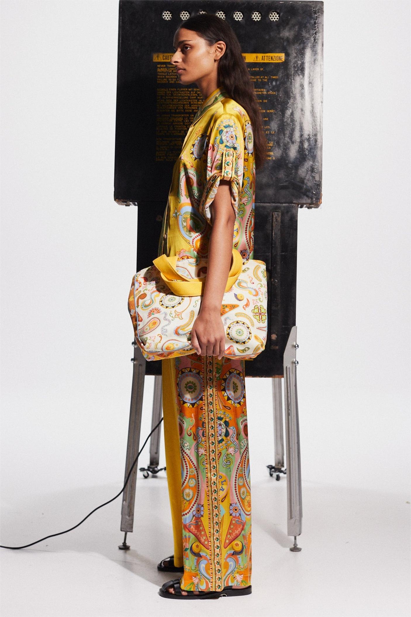 Paisley Print Satin Bottom Top & Mid Waist Pants Set Paisley Print Satin Bottom Top & Mid Waist Pants Set